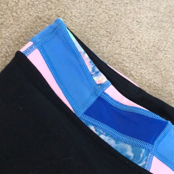 Ivivva capri leggings with pattern - Picture 2 of 4